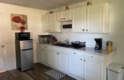 Harkers Island Apartment | Ell's Room