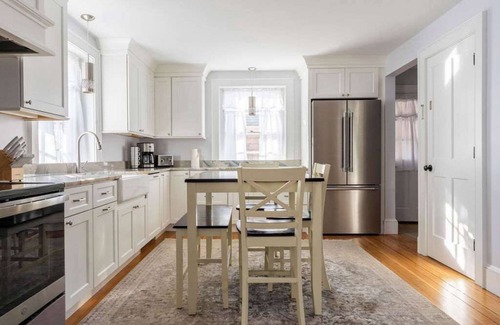Ocean Drive Apartment | Ella's Captain Quarters