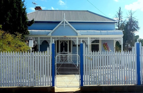 Broken Hill Cottage | ELLA'S PLACE - CHARMING MINER'S HERITAGE COTTAGE
