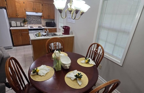 Steens House | Ella's Place is a charming 3-bedroom house with AC, WiFi in East Columbus
