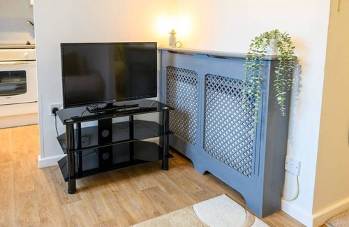 Little Stoke Apartment | Ellan Hay by StayStaycations