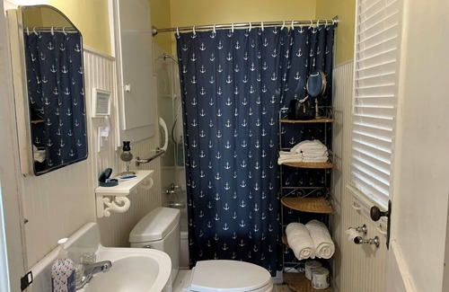 Tawas City Cabin | Ella’s Escape Located on Lake Huron and it is Pet Friendly!