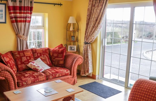 Mountcharles Cottage | ELLEN'S COTTAGE, family friendly in Mountcharles, County Donegal