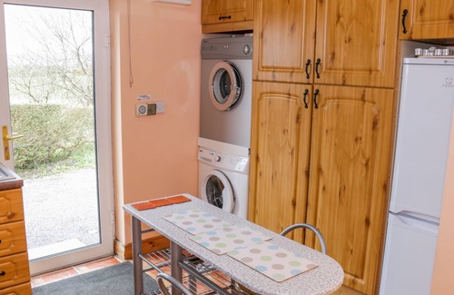 Mountcharles Cottage | ELLEN'S COTTAGE, family friendly in Mountcharles, County Donegal