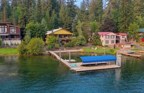 Coeur d'Alene House | Ellen's Escape in Rockford Bay/Lake CDA — no wake zone and family friendly.