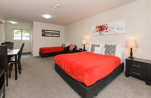 Blenheim Hotel | Ellena Court Motel
