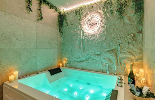 Evreux Apartment | Ellendor Private spa, luxury & starry skies