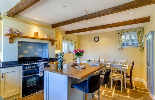 Grassington House | Ellesmere House - Five Bedroom House, Sleeps 10