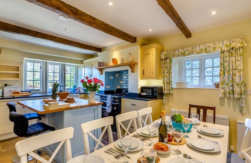 Grassington House | Ellesmere House - Five Bedroom House, Sleeps 10