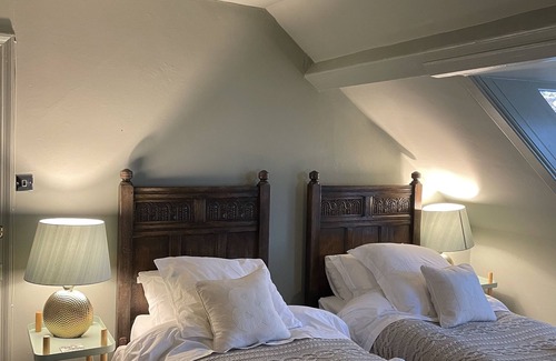 Castle Cary Bed & Breakfast | Ellesmere House