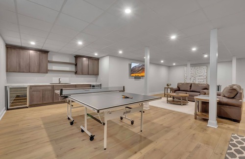 Salamanca Ski Chalet | Ellicottville Chalet 5 Mi to Village