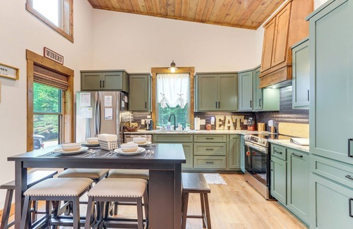 Ellijay House | Ellijay Resort Home w/Hot Tub & Fire Pit!