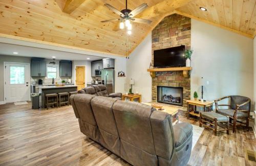 Ellijay House | Ellijay Retreat with Access to Community Pools!