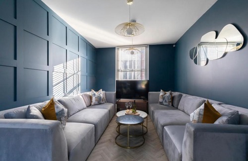 Cheltenham Apartment | Elliot Oliver - Laverham House - Stunning 6 Bedroom Regency House With Parking