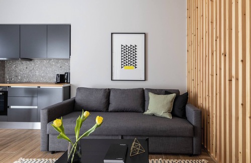 Petralona Apartment | Elliot Petralona, Athens