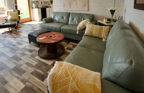 Zurich Cottage | Elliott's Anchor. Fully Accessible Lakefront Luxury!