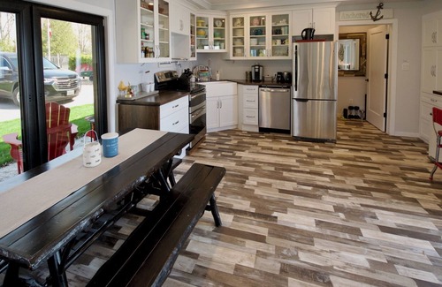 Zurich Cottage | Elliott's Anchor. Fully Accessible Lakefront Luxury!