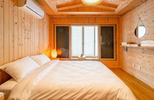 Yeosu House | Ellon Hanok Pension