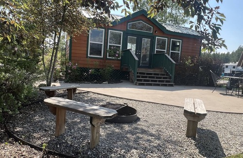 West Glacier Cabin | Elm Cabin at West Glacier