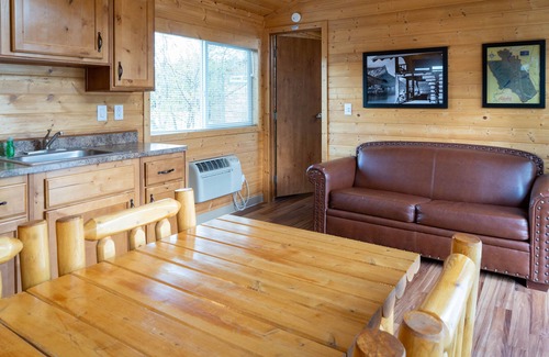 West Glacier Cabin | Elm Cabin at West Glacier
