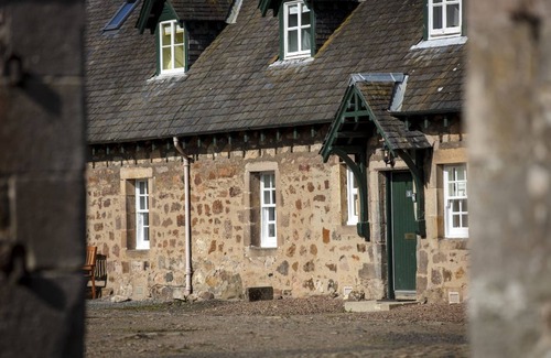 Gorebridge Cottage | Elm Cottage - a charming traditional stone cottage with 2 bedrooms on Arniston Estate