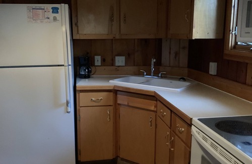 Tawas City Cottage | (Elm) Cozy Lakeside 2 Bed 2 Bath Cottage - Pets OK
