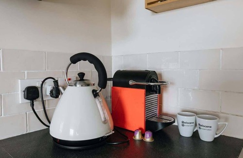 Welton House | Elm House Cottage: Charming Country Cottage with Log Burner
