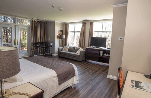 Ingersoll Hotel | Elm Hurst Inn & Spa