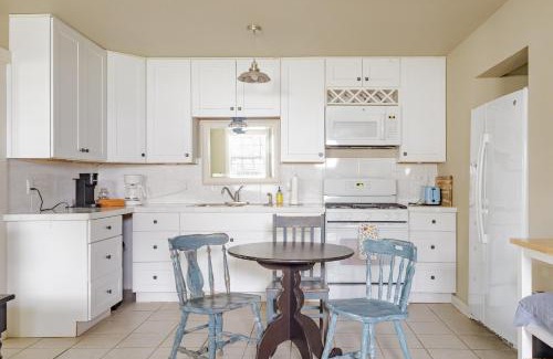 Seguin House | Elm Street Cottage