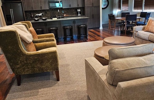 Lexington Apartment | Elmcrest Farm 1B Lexington Guest Apartment -Main House VRBO 3581789
