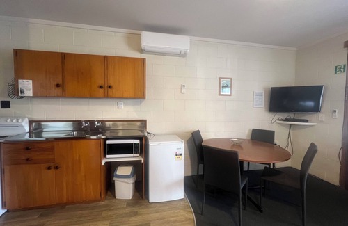 Hastings Hotel | Elmore Lodge Motel