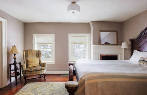 Stone Ridge Hotel | Elmrock Inn