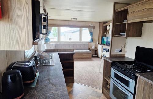 Exmouth Resort | Elms Caravan with sea views at Devon Cliffs