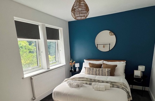 Uley House | Elmsgate - Cozy Coventry Haven