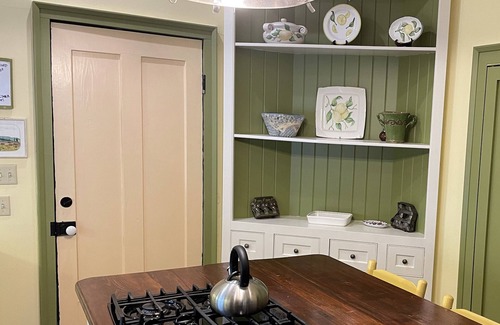 Natchez House | Elmsley Cottage charm and spaciousness in Natchez.