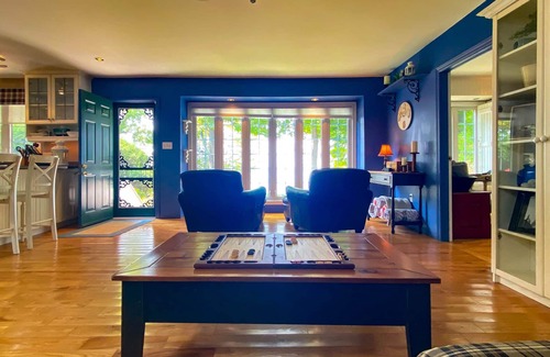 Bluewater Cottage | Elmslie Oasis - Stunning lake views - Private Lake Access