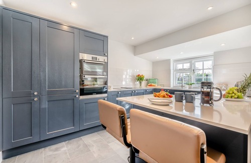 St Merryn House | Elmwood Cottage - Four Bedroom House, Sleeps 8