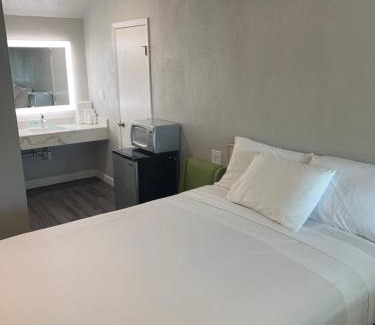 Auburn Hotel | Elmwood Motel