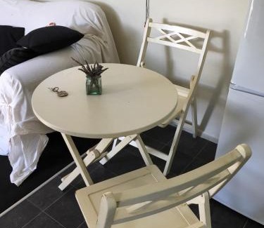 Greytown House | Elmwood Studio 143 Papawai Rd A quiet place just out of town
