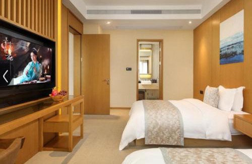Pudong Hotel | Elong Me Hotel Shanghai International Tourism and Resorts Zone