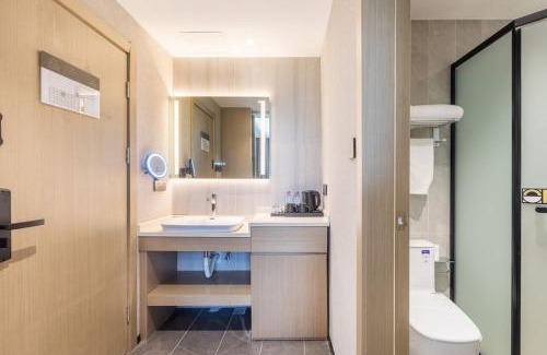 Pudong Hotel | Elong Me Hotel Shanghai Pudong Avenue