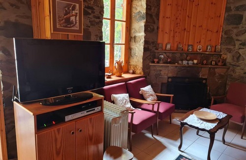 Kalopanayiotis House | Elpiniki's Old Three Bedroom House