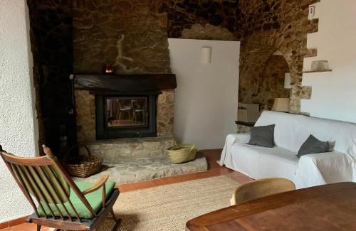Capmany Villa | Els Racons del Fort Castle hosting up to 18 people