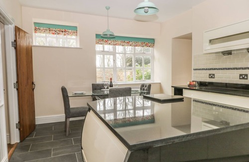 Lancaster Cottage | ELSA, pet friendly, with a garden in Lancaster