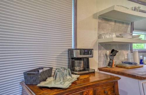 Rogersville Cabin | Elsie Mae's Place - Peaceful Acres