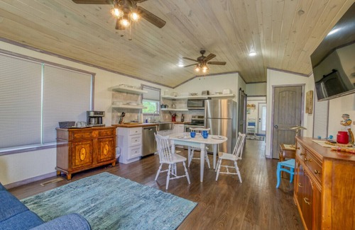 Rogersville Cabin | Elsie Mae's Place - Peaceful Acres