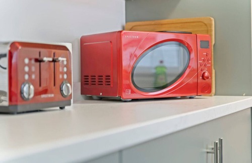 Redcar House | Elton House Central Location Sleeps 5 Free Parking Fast WiFi Smart TV