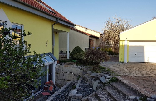 Obergroningen Apartment | ELW sunny, terrace, up to 11 bedrooms, 134 sqm living space in detached house