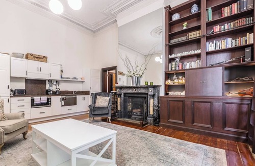 Elwood Apartment | Elwood Manor A Restored Art Deco Gem