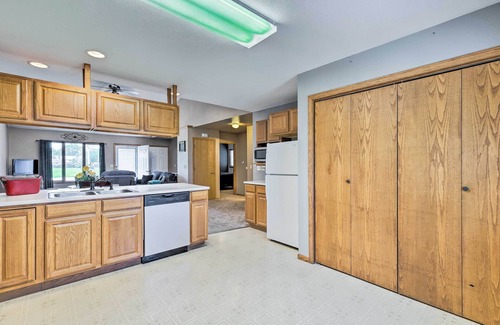 Elwood House | Elwood Townhome w/Patio - 7 Mi to Johnson Lake